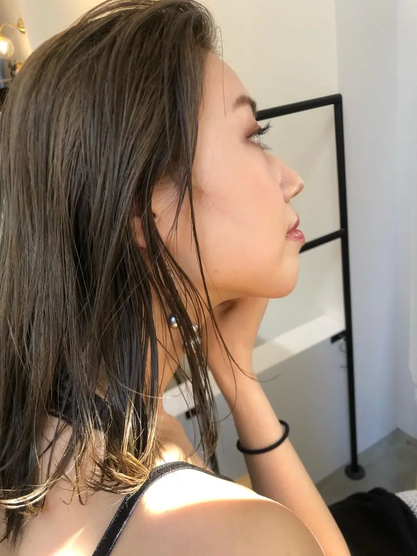 カラー ベージュカラー ダブルカラー オリーブベージュ やまさきえりこ ニュアンスパーマのヘアスタイル