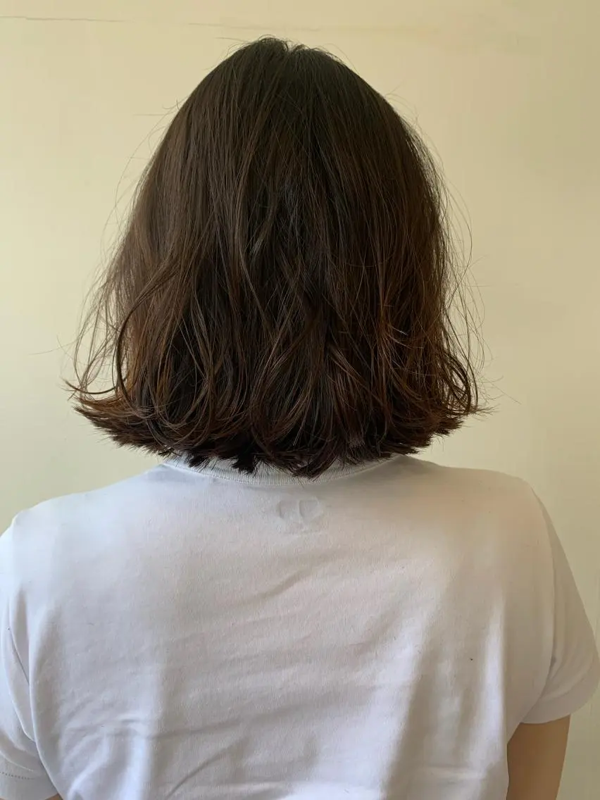 ミディアム ボブ かきあげバング 小沼采唯👧🏼 海好きオヌちゃんのヘアスタイル