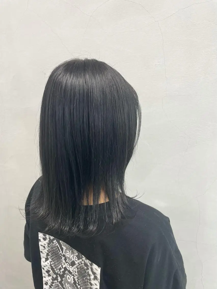 カラー miu .のヘアスタイル