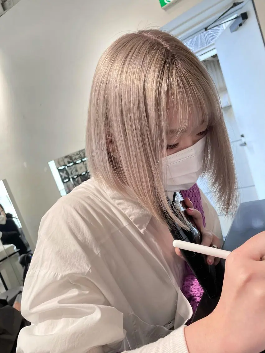 ショート カラー ヘアアレンジ ブリーチ ブロンド カット ヘアカラー トリートメント 艶ハイトーン/ヘア アレンジAYAKAのヘアスタイル