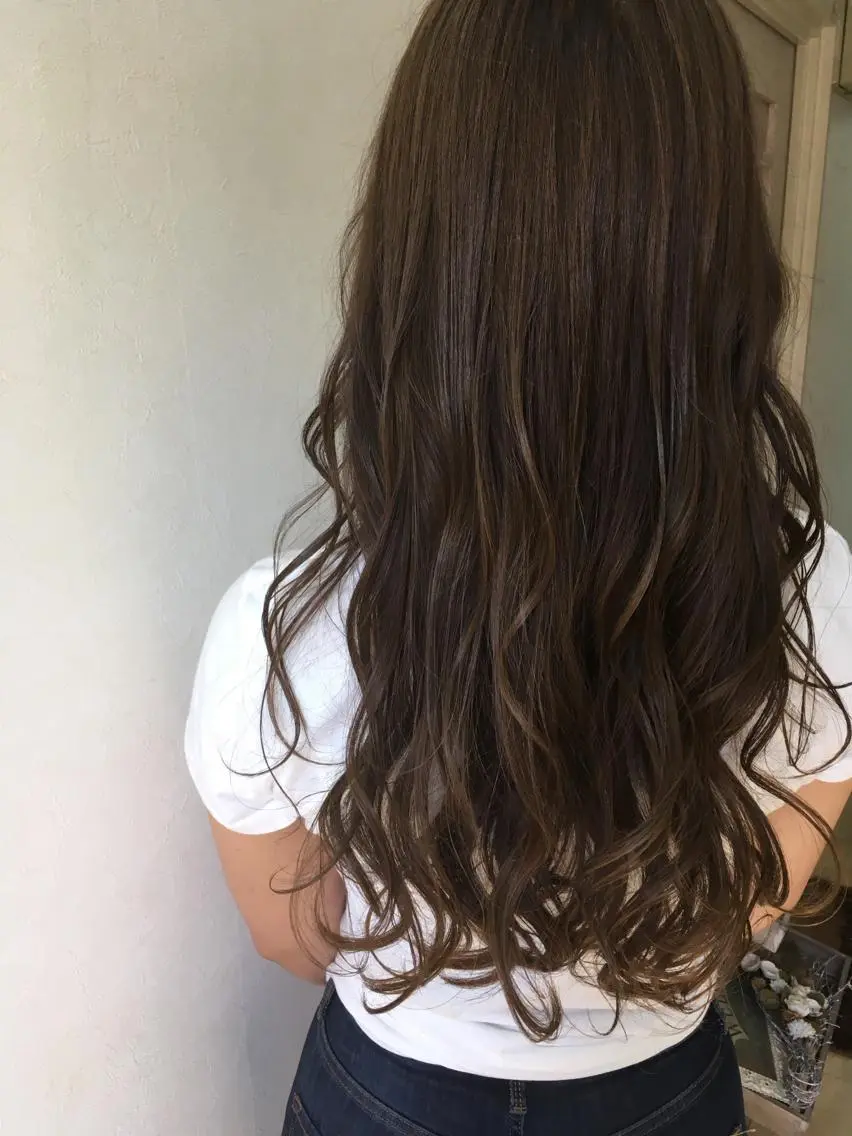 セミロング ロング カラー 髪質改善 中川 翔のヘアスタイル