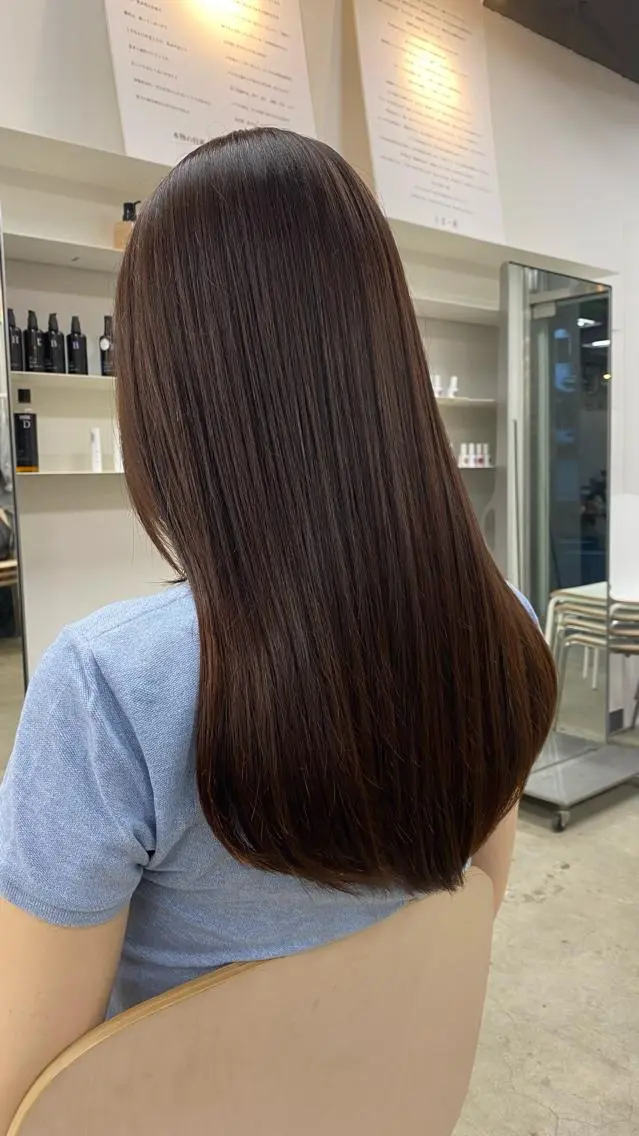 ロング uka 小林桜のヘアスタイル