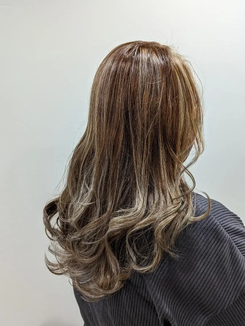 ロング カラー ハイライトカラー ハイライト 髪質改善&白髪ぼかし カラー♡店長みやけ♡のヘアスタイル