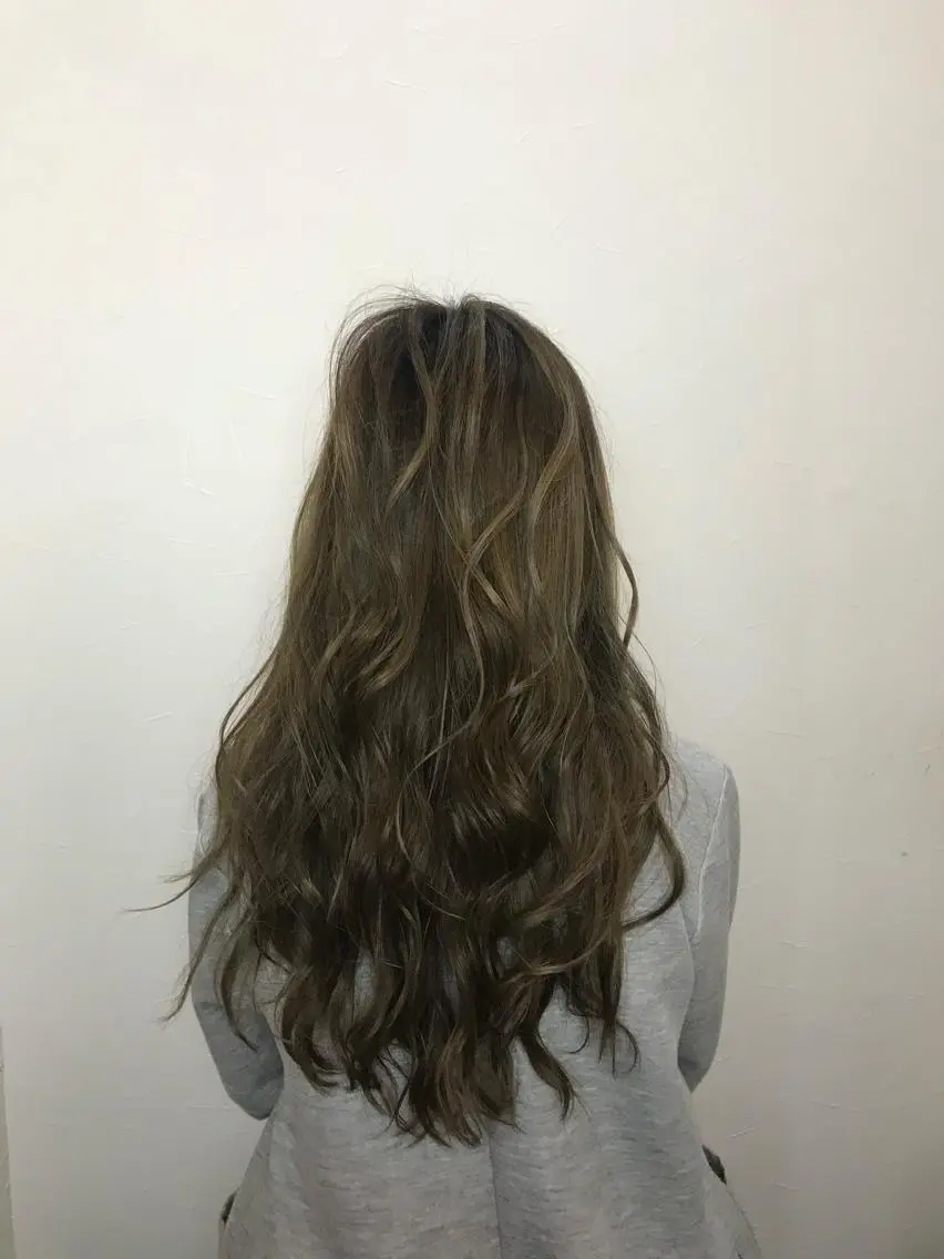 ロング カラー ヘアアレンジ カット ヘアカラー 髪質改善池袋𓊆 大士𓊇ダブルカラーのヘアスタイル