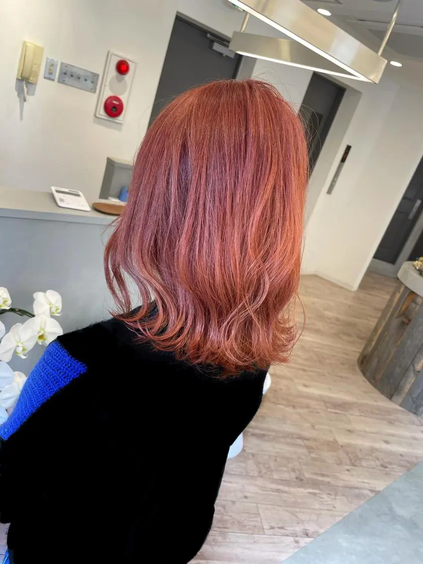 セミロング ヘアカラー Loob.TOKYO MIYA🌈のヘアスタイル