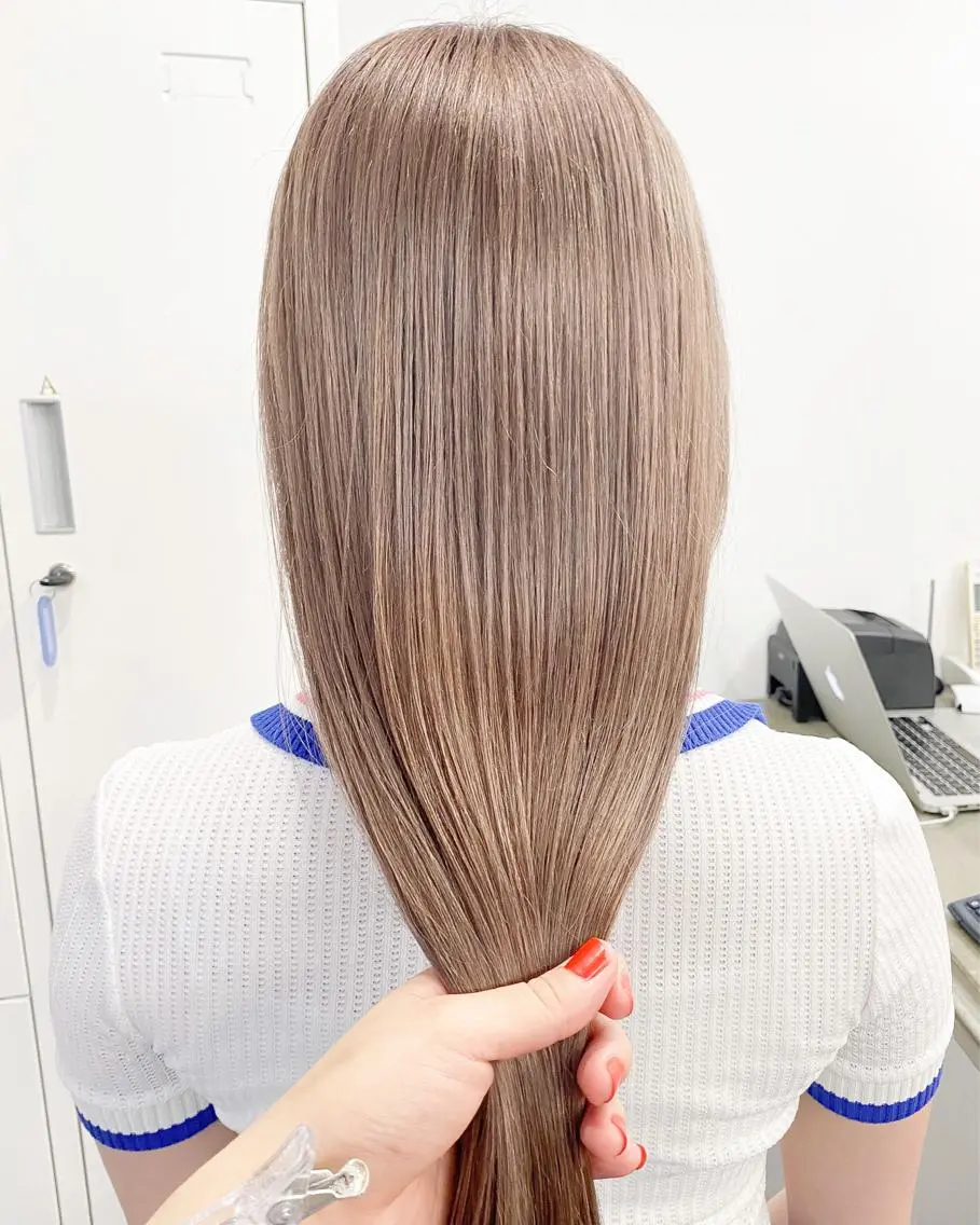 ロング カラー ヘアカラー トリートメント ヘアセット 似合わせベージュ 🍯ayumi🍯のヘアスタイル