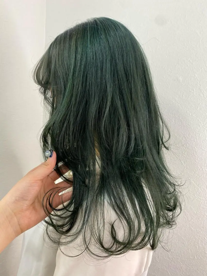 セミロング 中村 彩夏のヘアスタイル