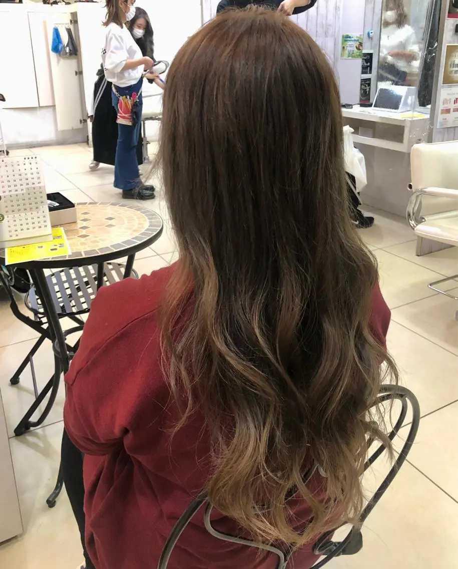 ロング カラー グラデーションカラー ハイライトカラー ハイライト カット ヘアカラー 🤎ベージュカラー/ 髪質改善/山岸🤎のヘアスタイル