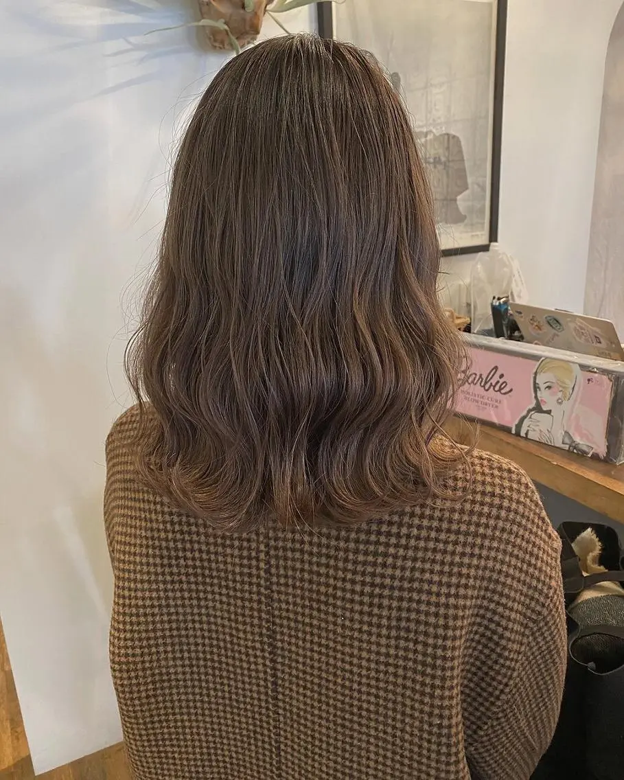 セミロング カラー 透明感カラー loty shionのヘアスタイル