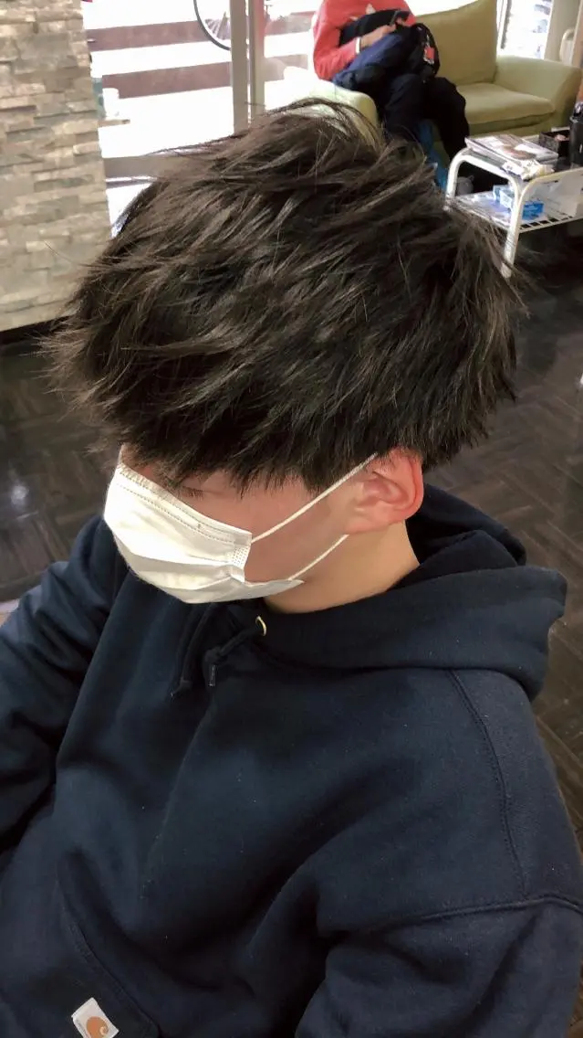 ショート パーマ メンズ マッシュ 外ハネヘア 中司 優樹のヘアスタイル