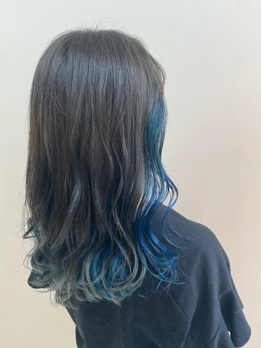 ロング カラー ブルーカラー イルミナカラー 小顔レイヤー/ ベージュ🤍Rieのヘアスタイル