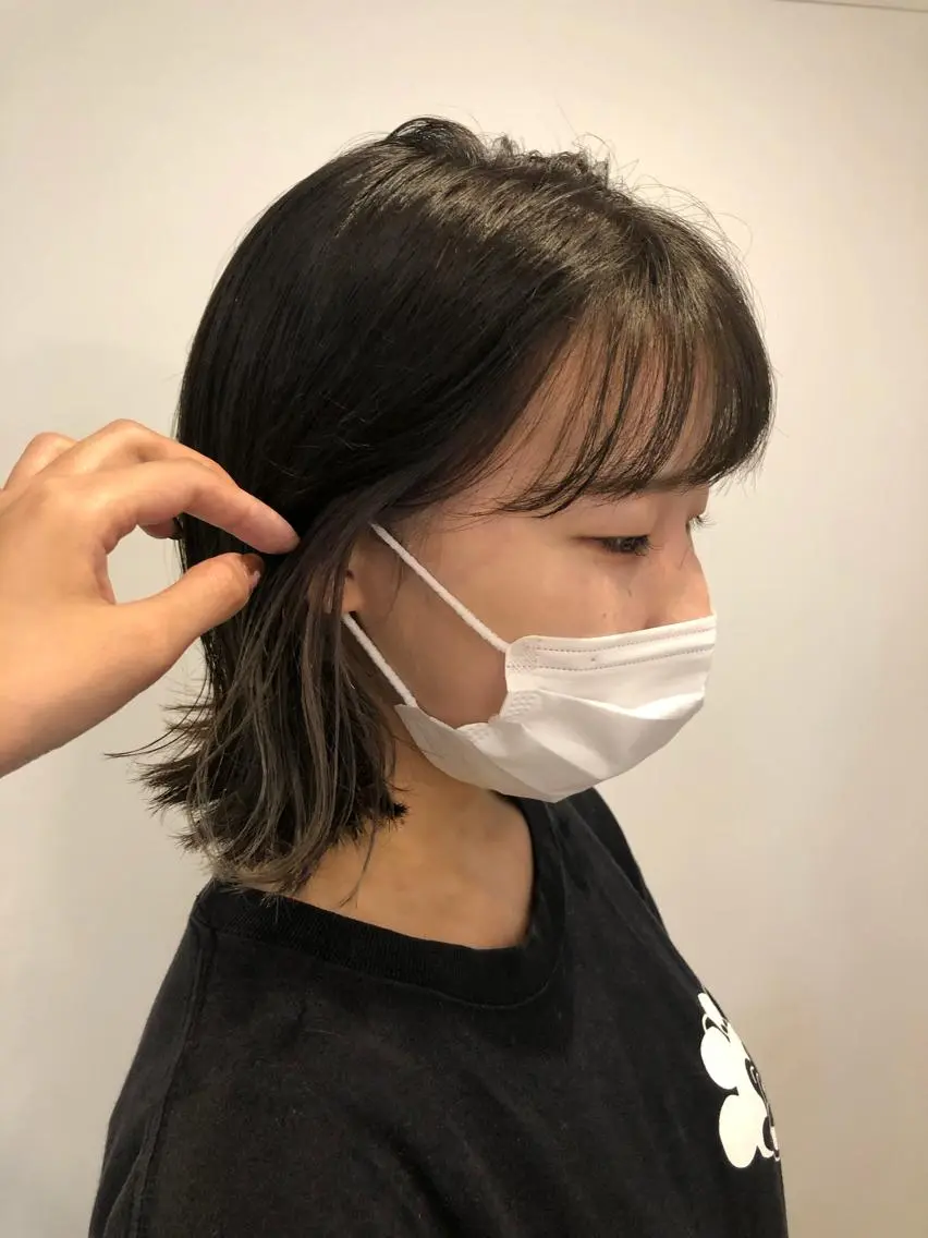 カラー ベージュカラー シルバー シルバーベージュ 大迫 江梨のヘアスタイル