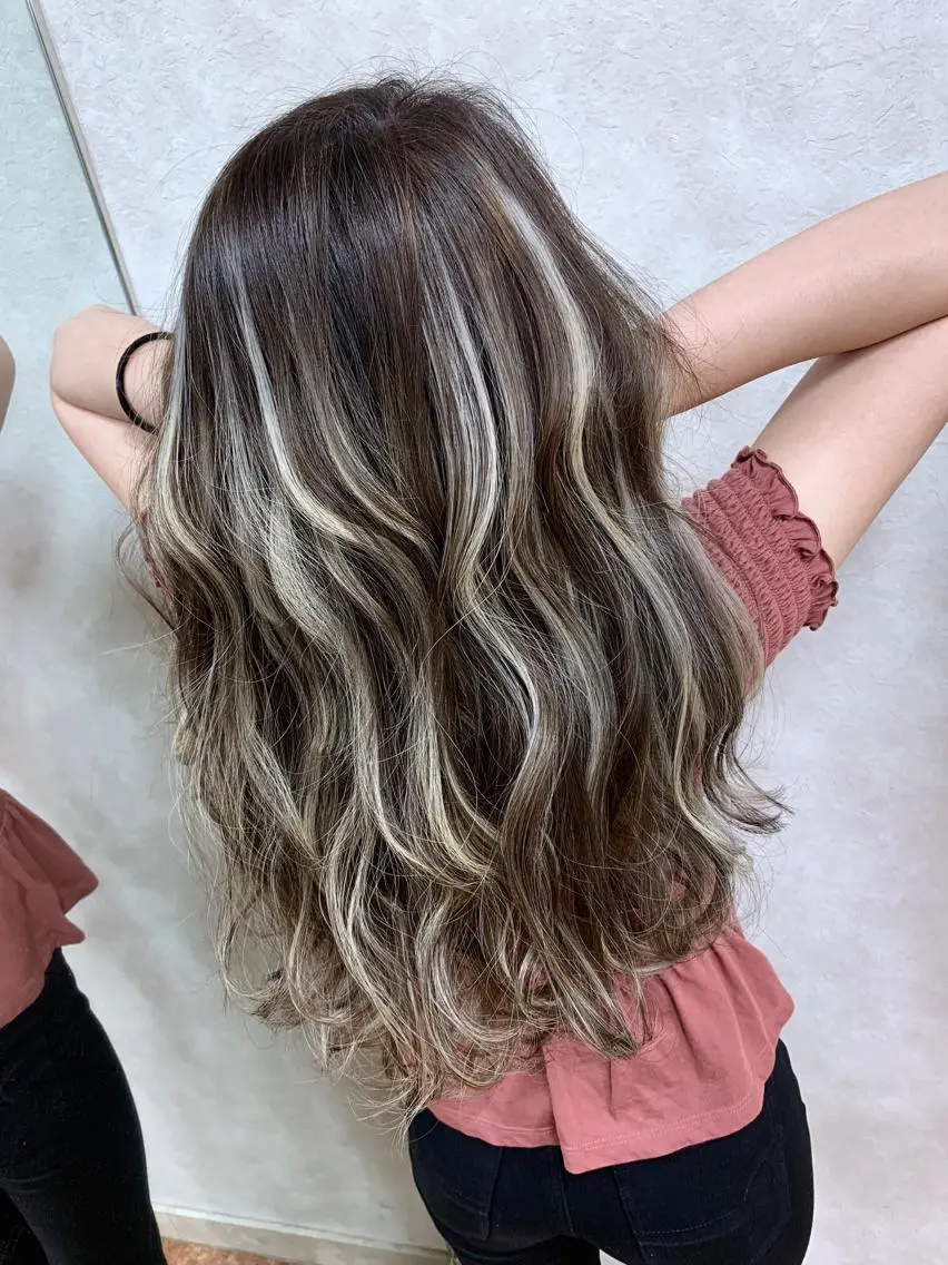 セミロング 穐田 司樹のヘアスタイル