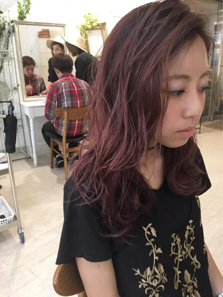 ミディアム セミロング エクステ(レミー毛) NINEのヘアスタイル