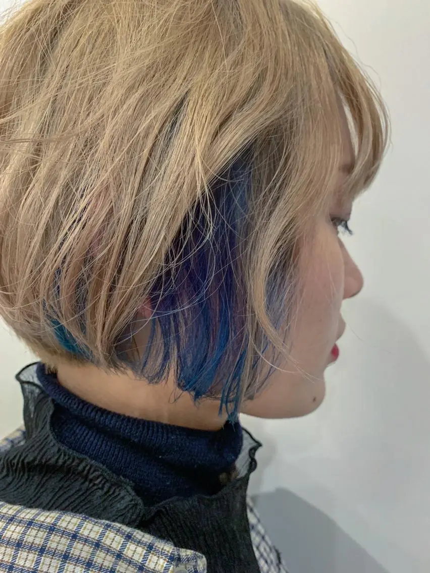 カラー ブルーカラー 💜ショート💜 ウルフ、ボブ二色亜美のヘアスタイル