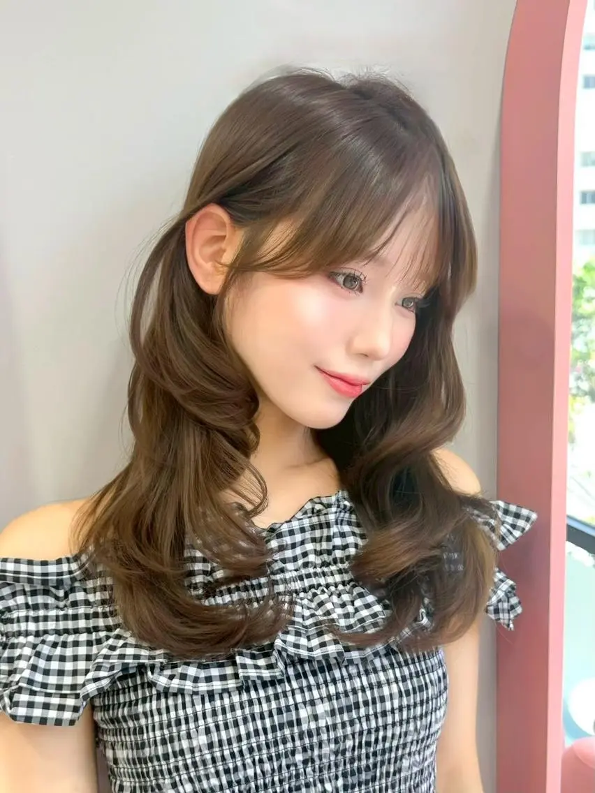 ロング カラー ベージュカラー 透明感カラー オリーブベージュ ハイレイヤー 韓国風ヘア カット ヘアカラー トリートメント 渋谷/韓国ヘア/ 顔まわり♡Ayakaのヘアスタイル