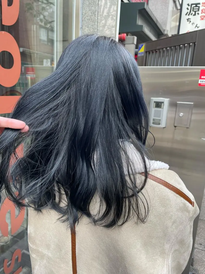 ロング カラー バレイヤージュ 黒髪 ブリーチ ブルーカラー ブルーブラック カット トリートメント 新宿御苑前/ボブ 髪質改善Ryuseiのヘアスタイル