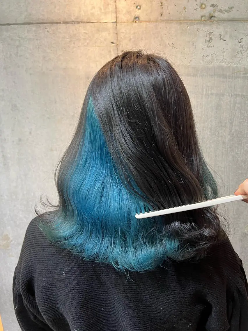 ミディアム カラー カット ヘアカラー トリートメント mana .のヘアスタイル