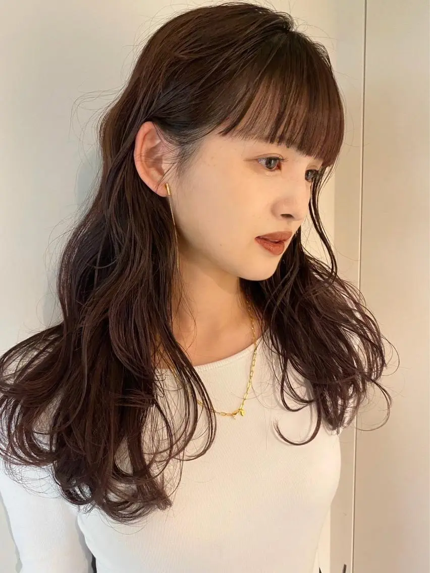 ロング サトウ ナナのヘアスタイル
