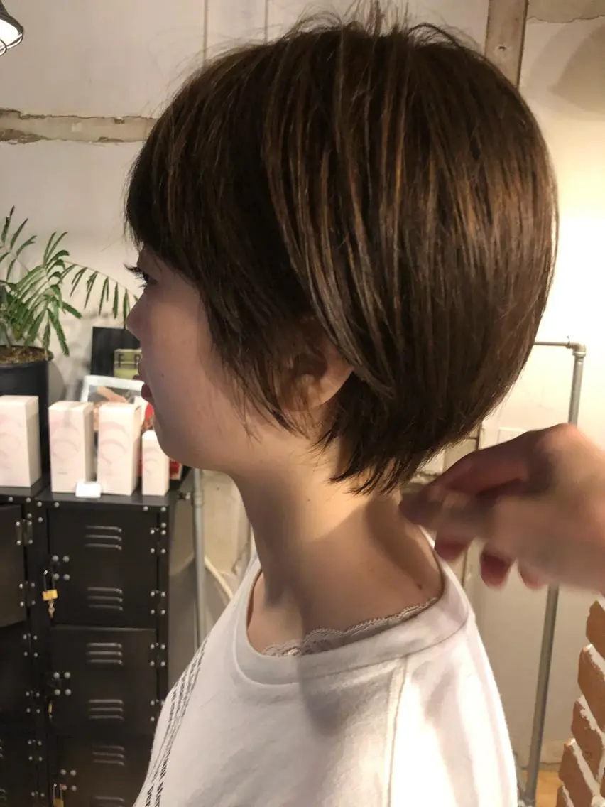 ショート 切りっぱなしボブ ボブ 外国人風カラー ハイライト レイヤーカット ショート職人 美容師【KENTA】のヘアスタイル