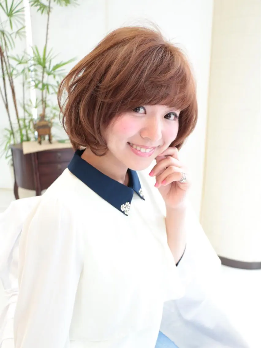 ショート カラー 小林 伊織のヘアスタイル
