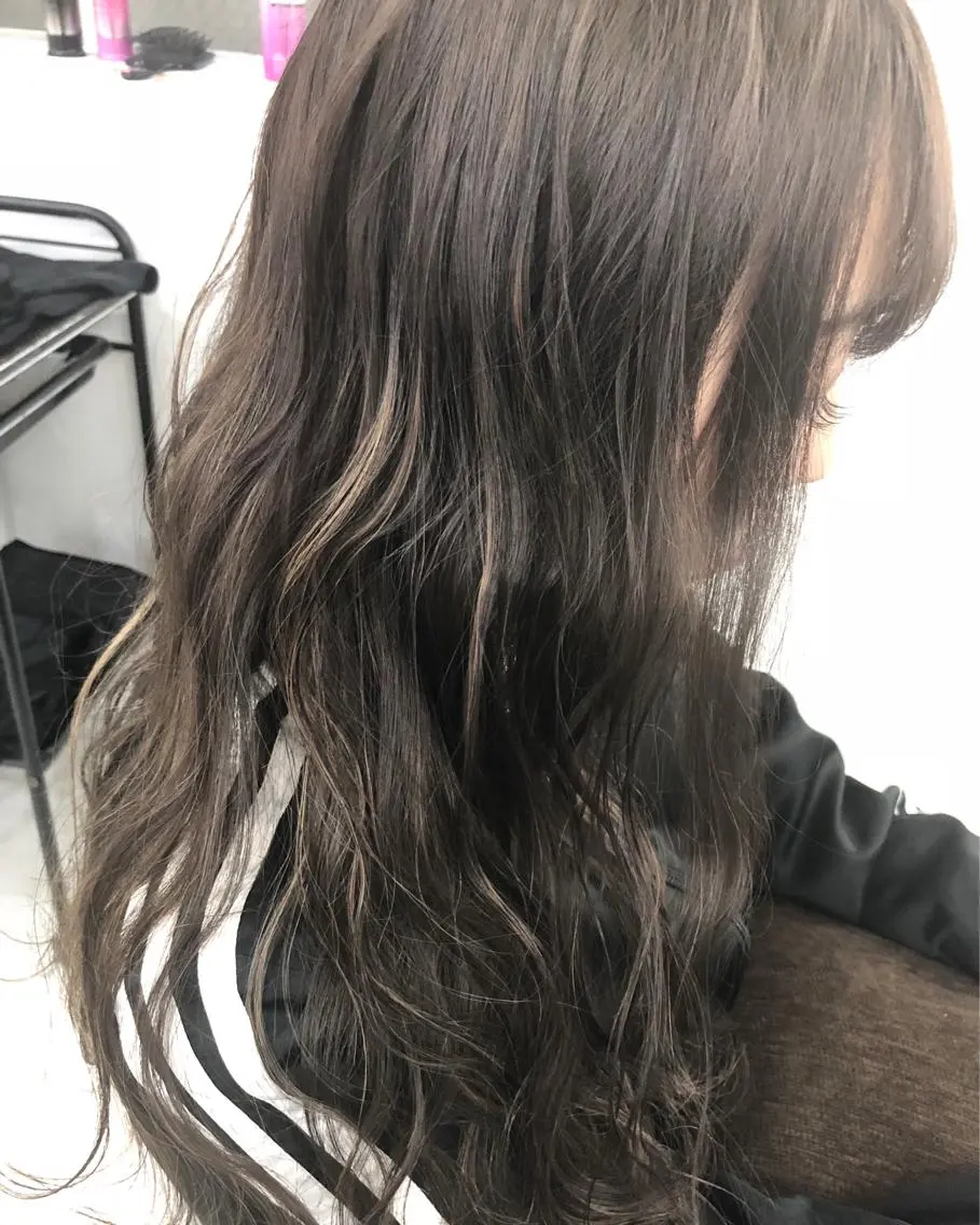 セミロング カラー 髪質改善 中川 翔のヘアスタイル