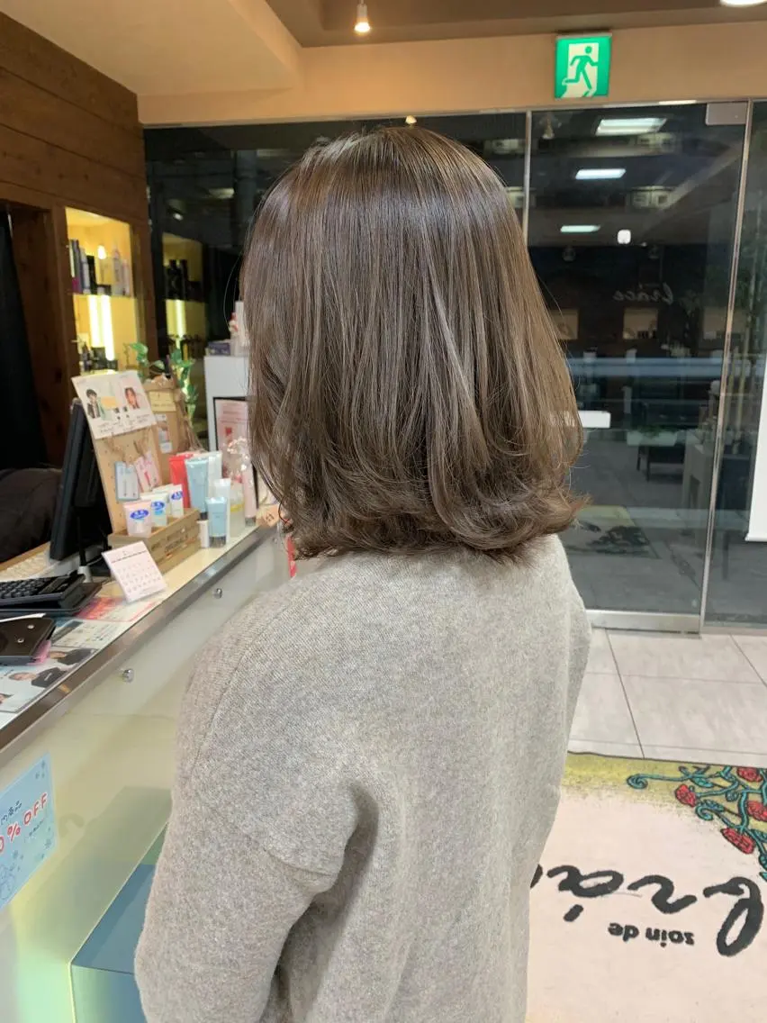 ミディアム レイヤー/艶髪カラー 森本くるみのヘアスタイル