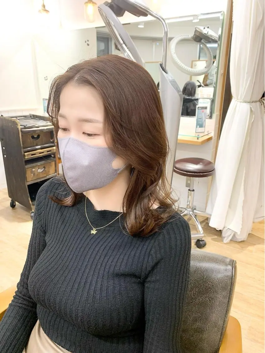 ミディアム カラー パーマ ヘアアレンジ メンズ キッズ ネイル マツエク・マツパ レイヤーカット/ 巻ける縮毛矯正のヘアスタイル