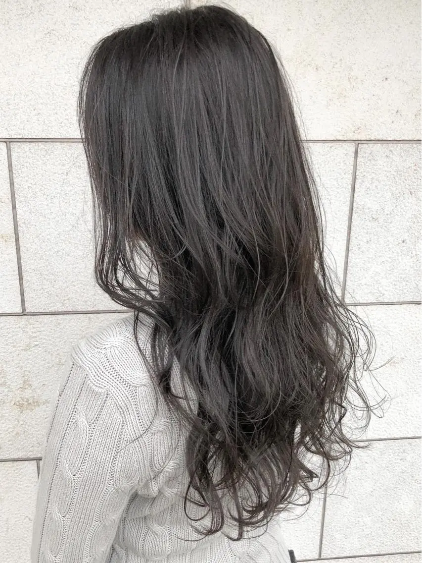 ロング カラー ベージュカラー ブリーチ ブラウンカラー ココアブラウン ダークグレー 1日1名限定 【代表】 HIDE.のヘアスタイル