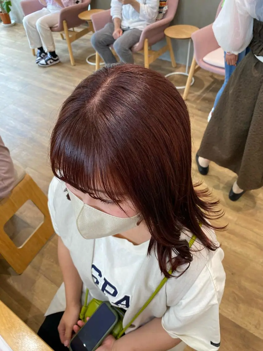 ミディアム カラー 藤野 凪沙のヘアスタイル