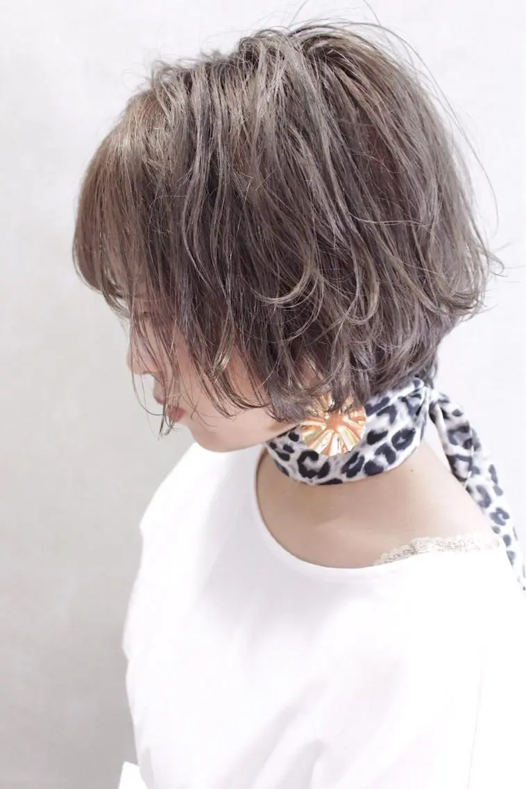ショート カラー ヘアアレンジ lani ブリーチ /ダブルカラーのヘアスタイル