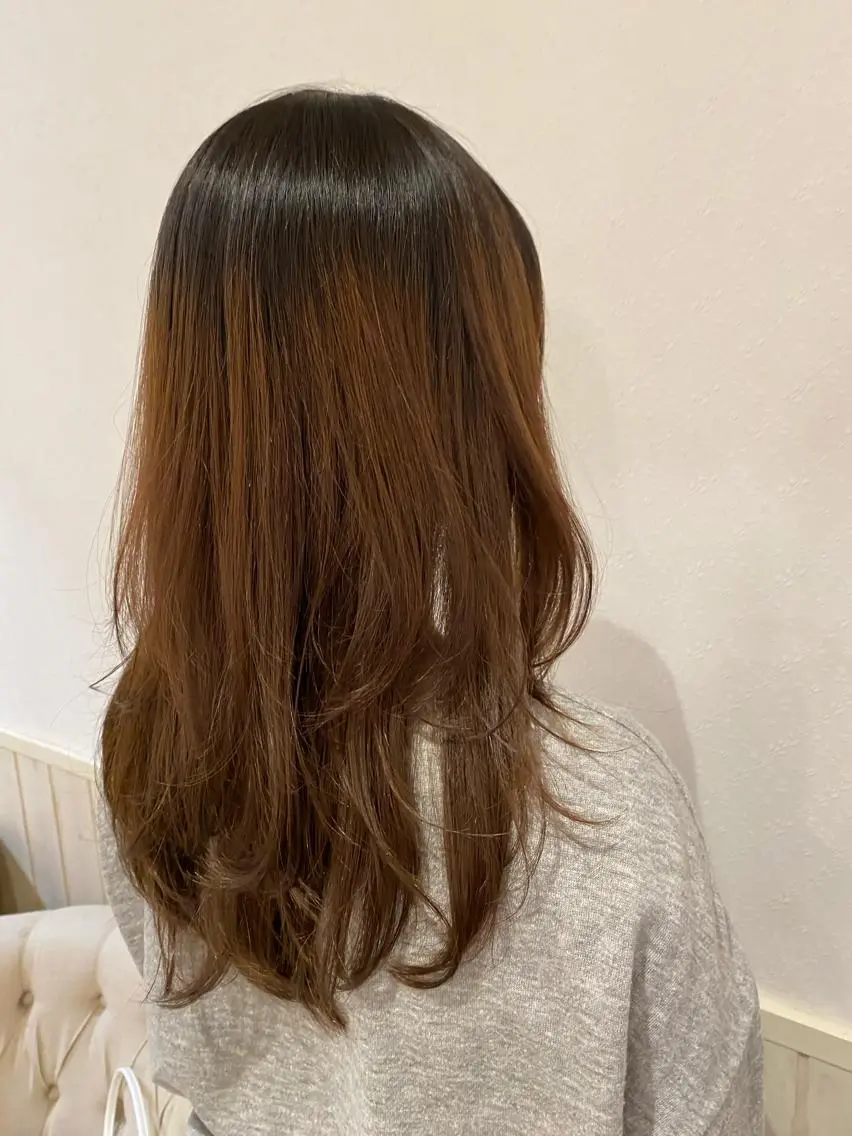 セミロング 宮内 真乃のヘアスタイル