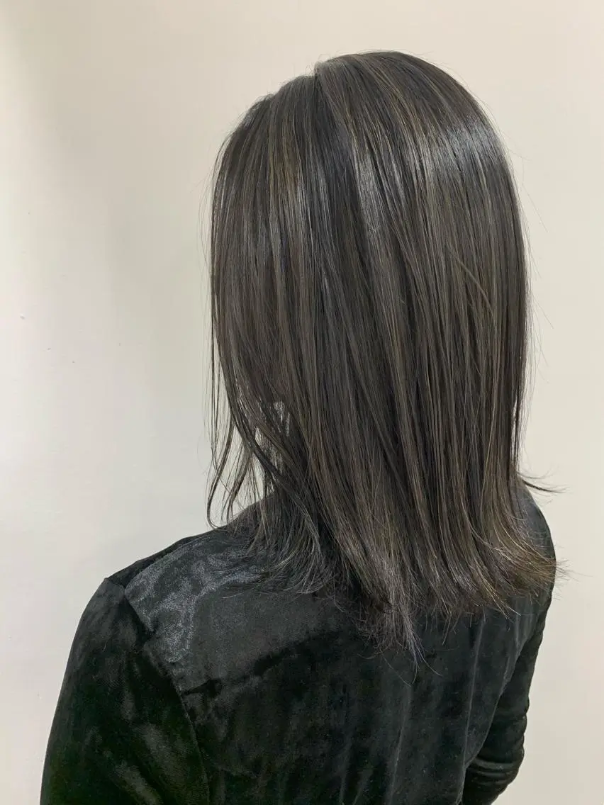 ミディアム 米津 優花のヘアスタイル