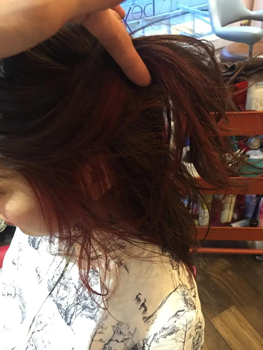 ミディアム カラー インナーカラー レッドカラー カット ヘアカラー トリートメント 原宿サロン代表 デザインカラー伊藤卓のヘアスタイル