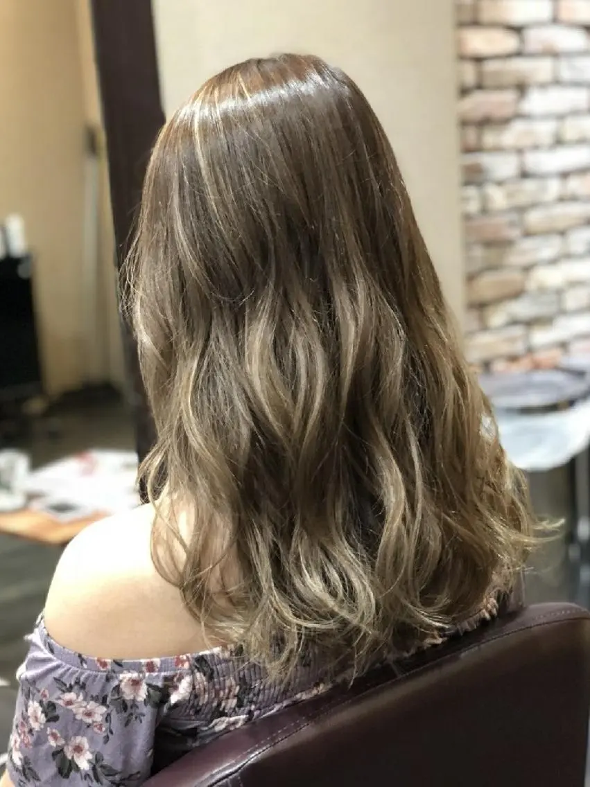 カラー ロング 辻 竜也　のヘアスタイル