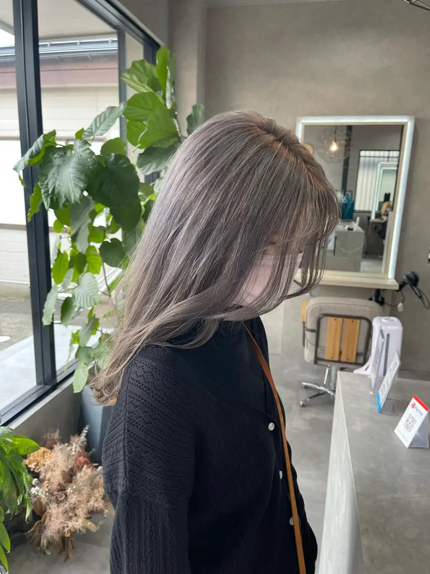 ミディアム カラー カット ヘアカラー トリートメント 一ノ瀬 暁のヘアスタイル
