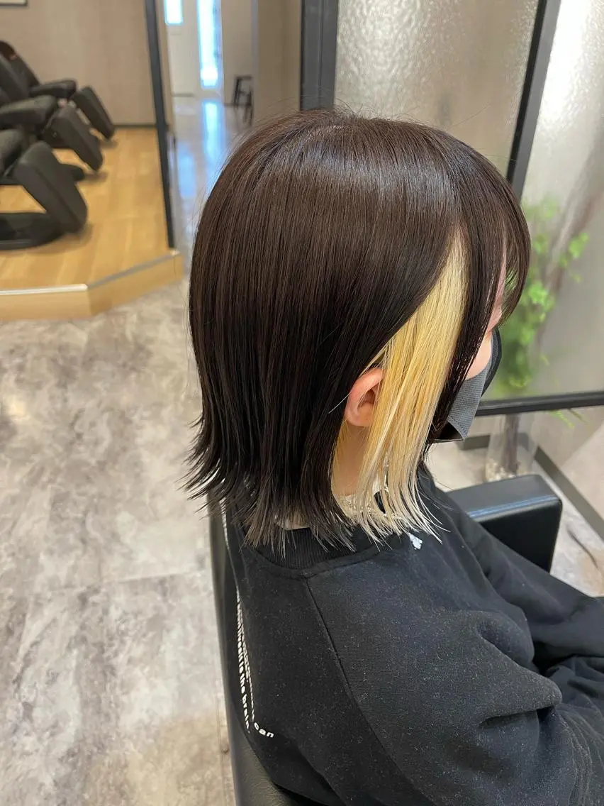 ミディアム カラー 抜きっぱなしブロンド イヤリングカラー トリートメント 猪ノ原 弘子のヘアスタイル