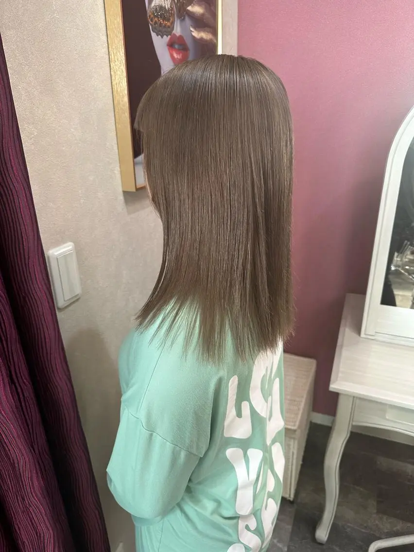 ミディアム カラー ヘアカラー トリートメント ダメージレスブリーチ HIROSHIのヘアスタイル