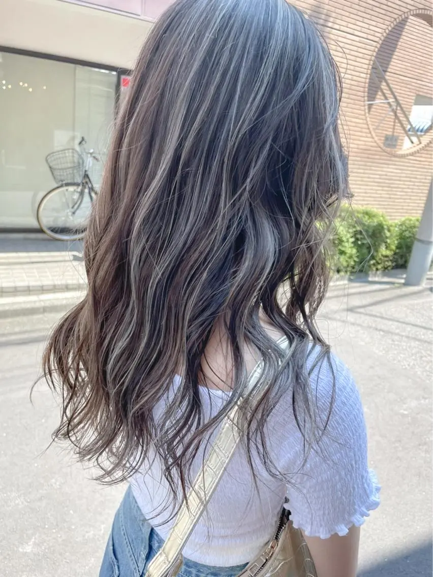 ロング カラー ヘアアレンジ ブリーチ ハイライトカラー 外国人風カラー ハイライト rii-🩰 トレンドメイクのヘアスタイル