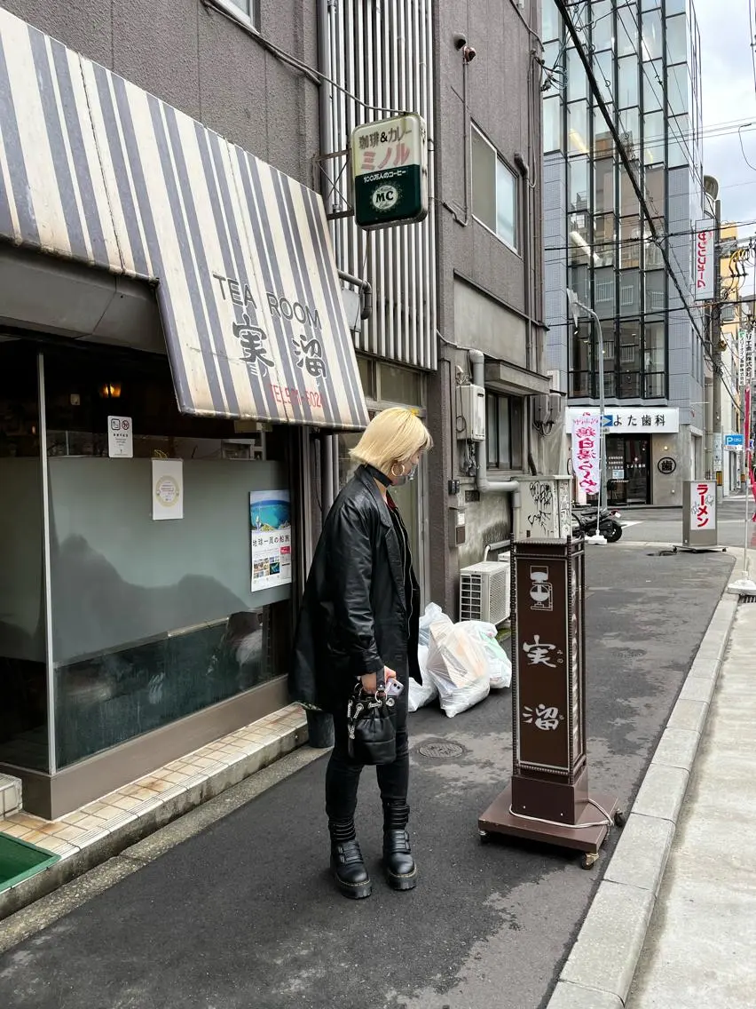 ミディアム カラー ダブルカラー ハイトーンカラー レイヤーカット/ ダブルカラーサクライのヘアスタイル