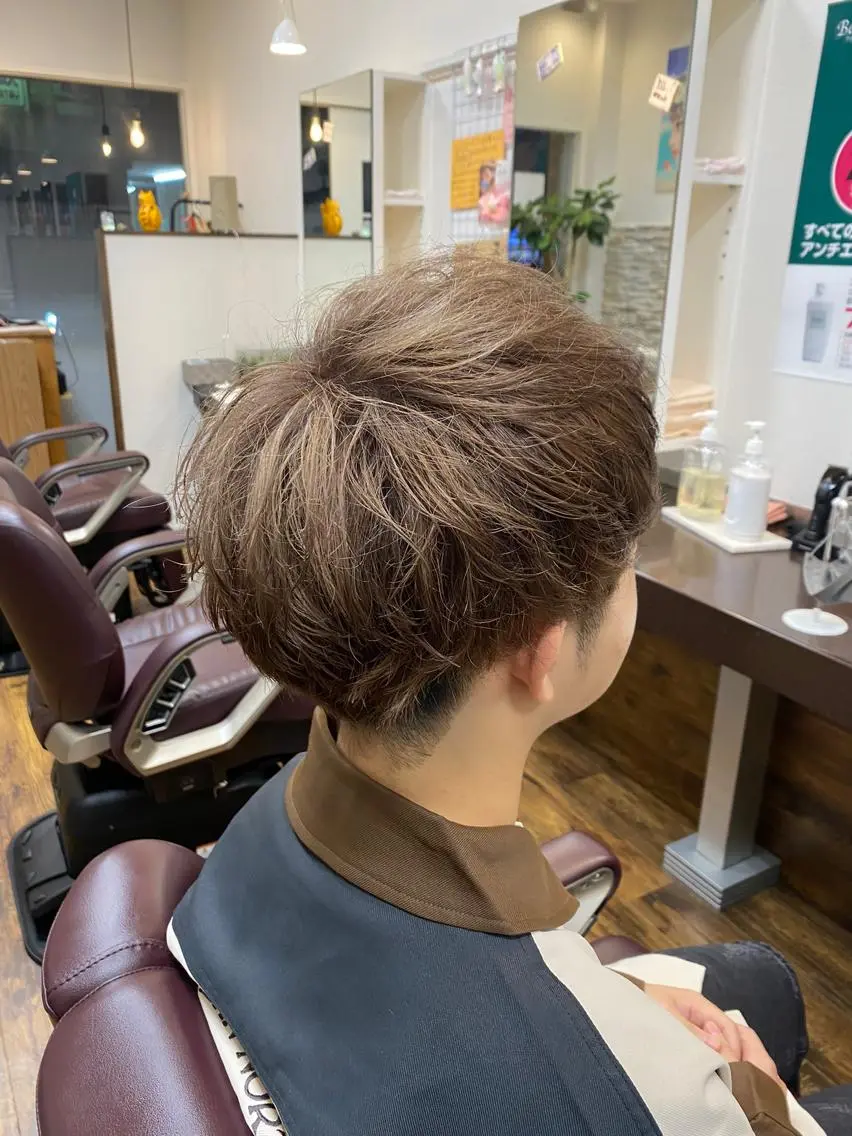 ショート カラー メンズ ベージュカラー ミルクティーベージュ 髪質改善特化美容師 酸性ストレート近藤俊のヘアスタイル
