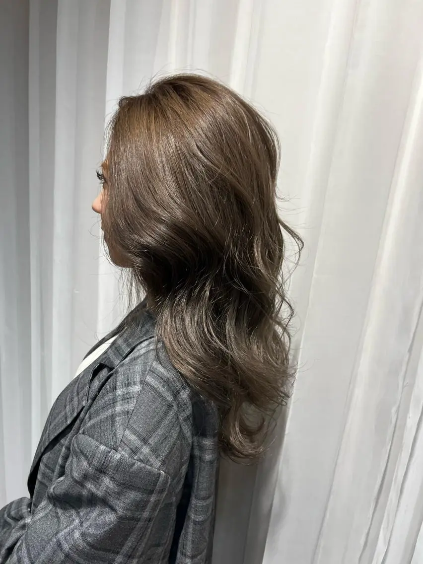 カラー ブリーチ グレージュ カットモデル募集 🔥中浜　稜のヘアスタイル