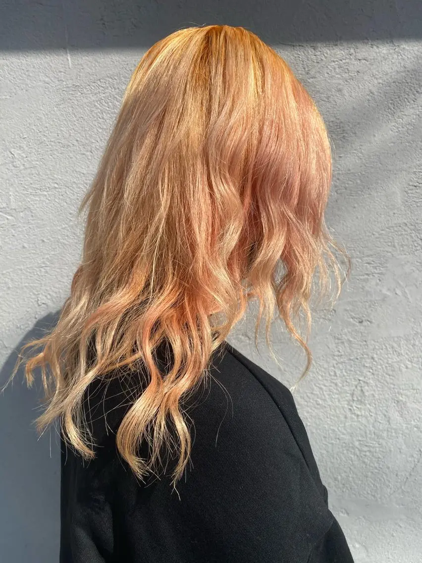 セミロング カラー ヘアアレンジ Design Color🐰アユミのヘアスタイル