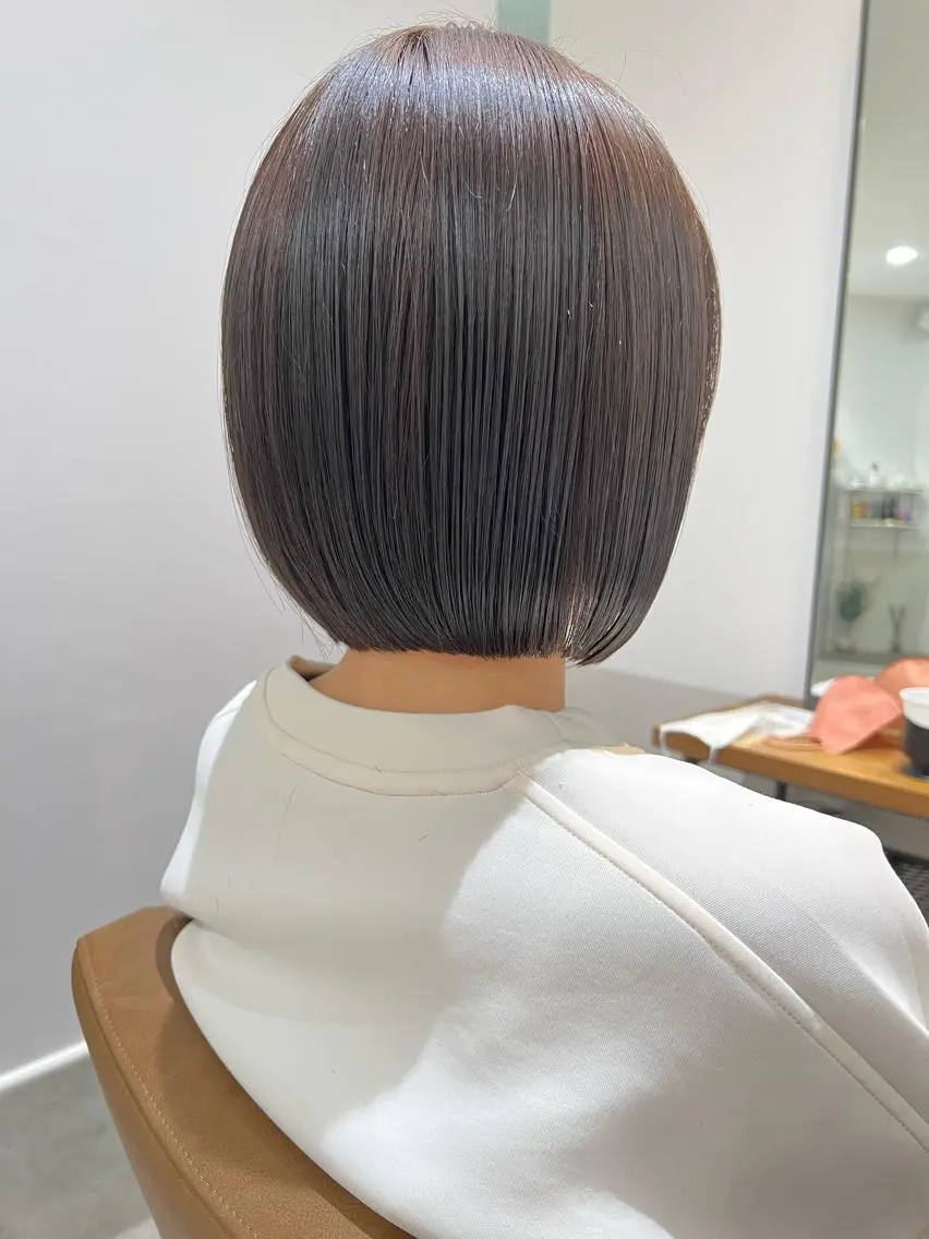 ショート ボブ 顔まわりカラー特化 赤津百合絵のヘアスタイル