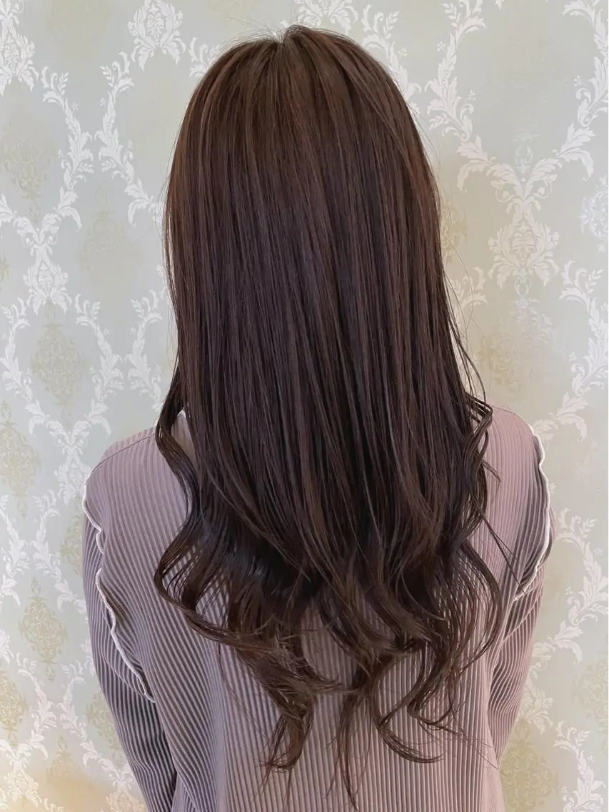ロング カラー ベージュカラー オリーブベージュ EARTH中島 秋桜久のヘアスタイル