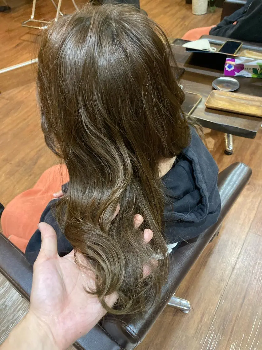 ロング カラー ブリーチ ハイトーンカラー ブリーチなしカラー パーマが得意な【最高 悠斗】のヘアスタイル