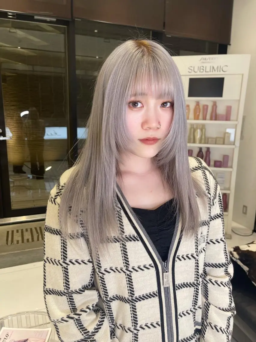 セミロング カラー パーマ ヘアアレンジ メンズ キッズ ネイル マツエク・マツパ アイブロウ メンズブリーチ ブリーチ ヘアカラー レイヤーカット🪽 カネコミユのヘアスタイル