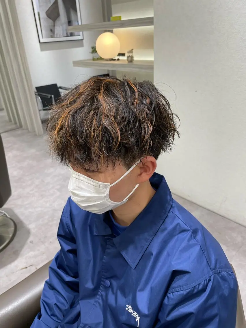 ショート カラー パーマ メンズ メンズブリーチ メンズハイライト メンズメッシュ メンズパーマ メンズツイストパーマ カット ヘアカラー パーマ メンズ特化/今池駅 徒歩1分/岡本一真のヘアスタイル