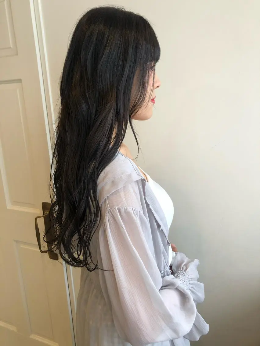 ロング カラー カット ヘアカラー トリートメント MIOベージュカラー 柔らかいカラーのヘアスタイル