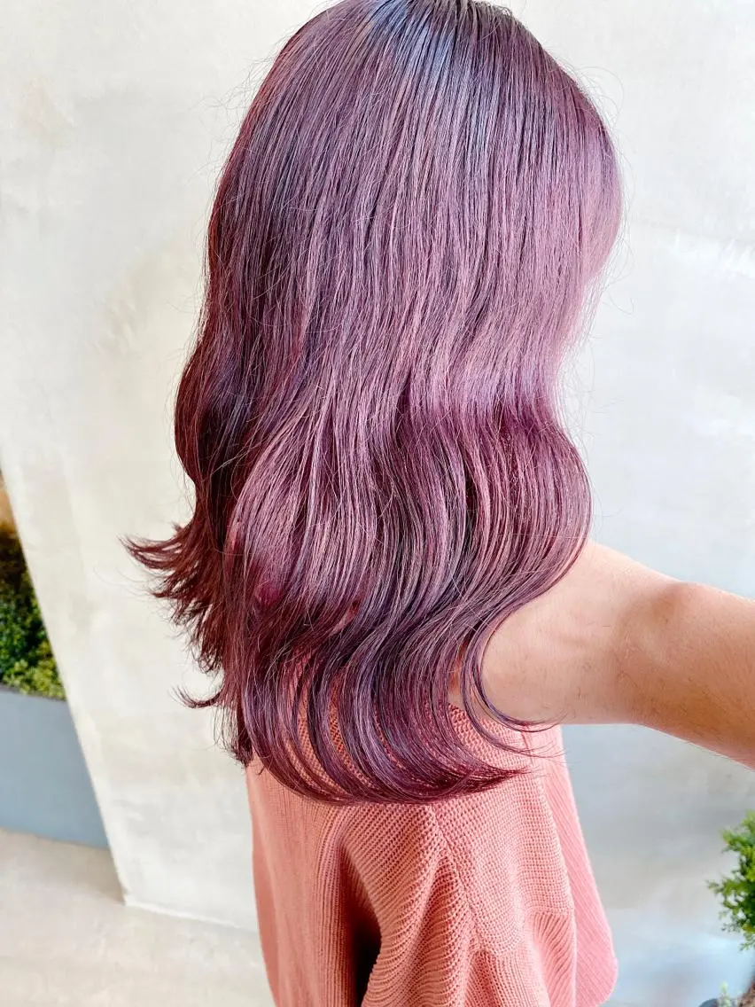ミディアム カラー ヘアアレンジ マツエク・マツパ インナーカラー くびれヘア 外国人風カラー 学生 レイヤーカット カット ヘアカラー 夜23時まで予約🉑 reverieあきらのヘアスタイル